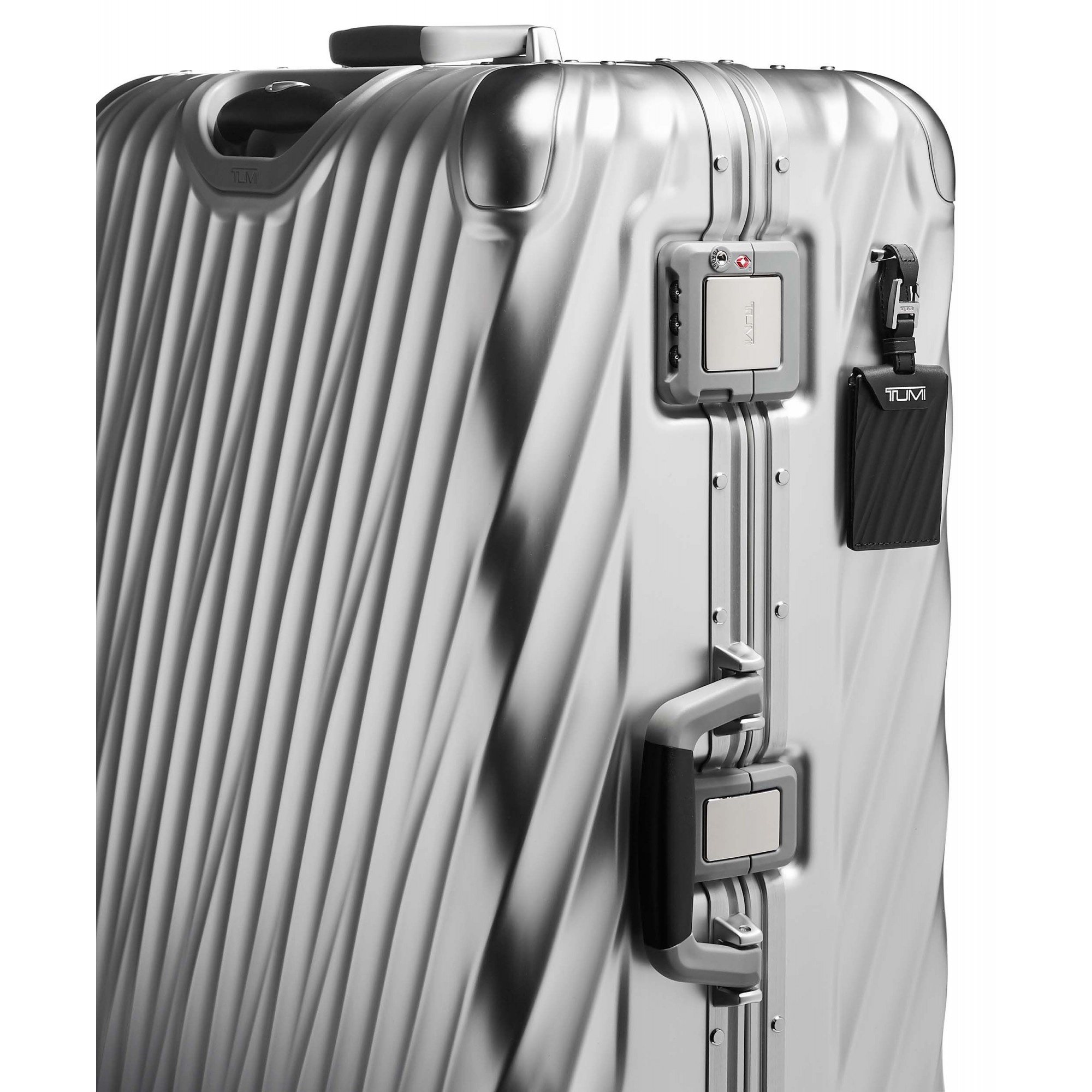 tumi packing case